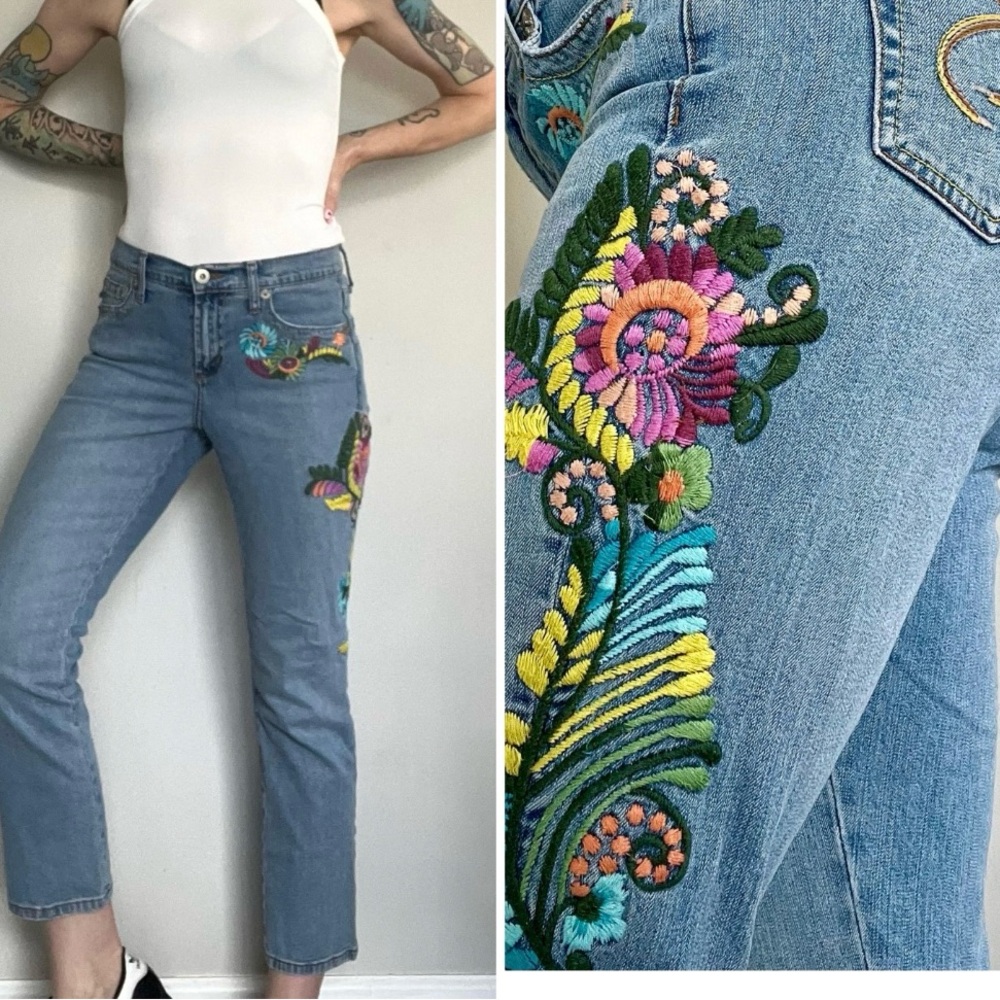 Vintage Y2K Z. Cavaricci Blue Ankle Cropped Jeans with Embroidery - small